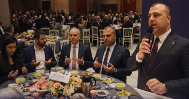 AK Parti İlçe Teşkilatı “Vefa Buluşmaları” İftarında Bir Araya Geldi