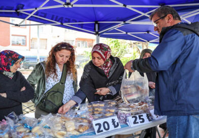 ESENLER’DE GAZZE İÇİN YARDIM KERMESİ DÜZENLENDİ